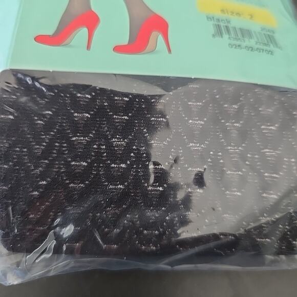 SPANX Size 2 Love Your Assets Textured Shaping Tights in Black Wishbone - Picture 3 of 5